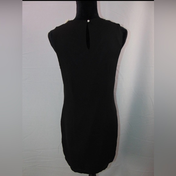 H&M Elegant Black Mini Dress with Pearl Detail - Picture 4 of 5